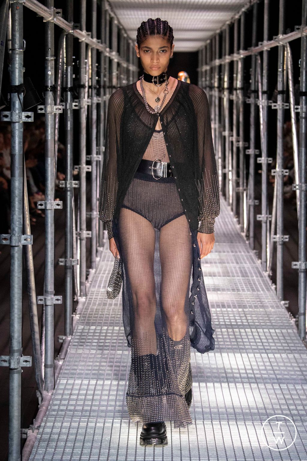 Fashion Week Paris Spring/Summer 2023 look 24 from the Paco Rabanne collection 女装