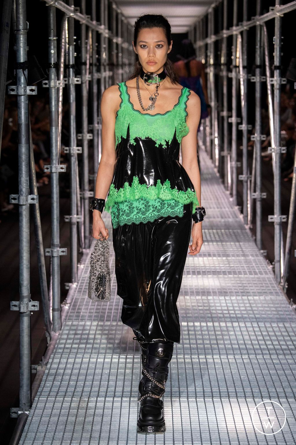 Fashion Week Paris Spring/Summer 2023 look 3 de la collection Paco Rabanne womenswear