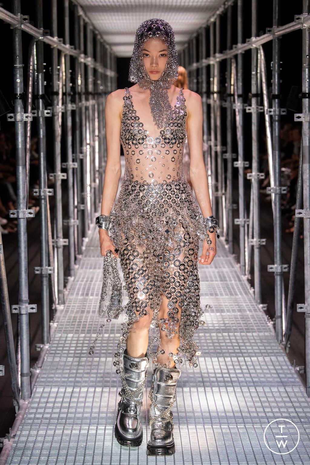 Fashion Week Paris Spring/Summer 2023 look 38 from the Paco Rabanne collection 女装