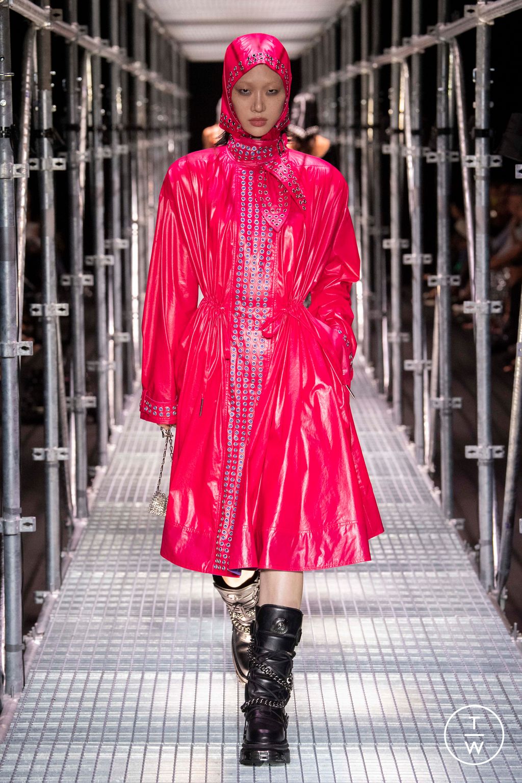 Fashion Week Paris Spring/Summer 2023 look 7 from the Paco Rabanne collection womenswear