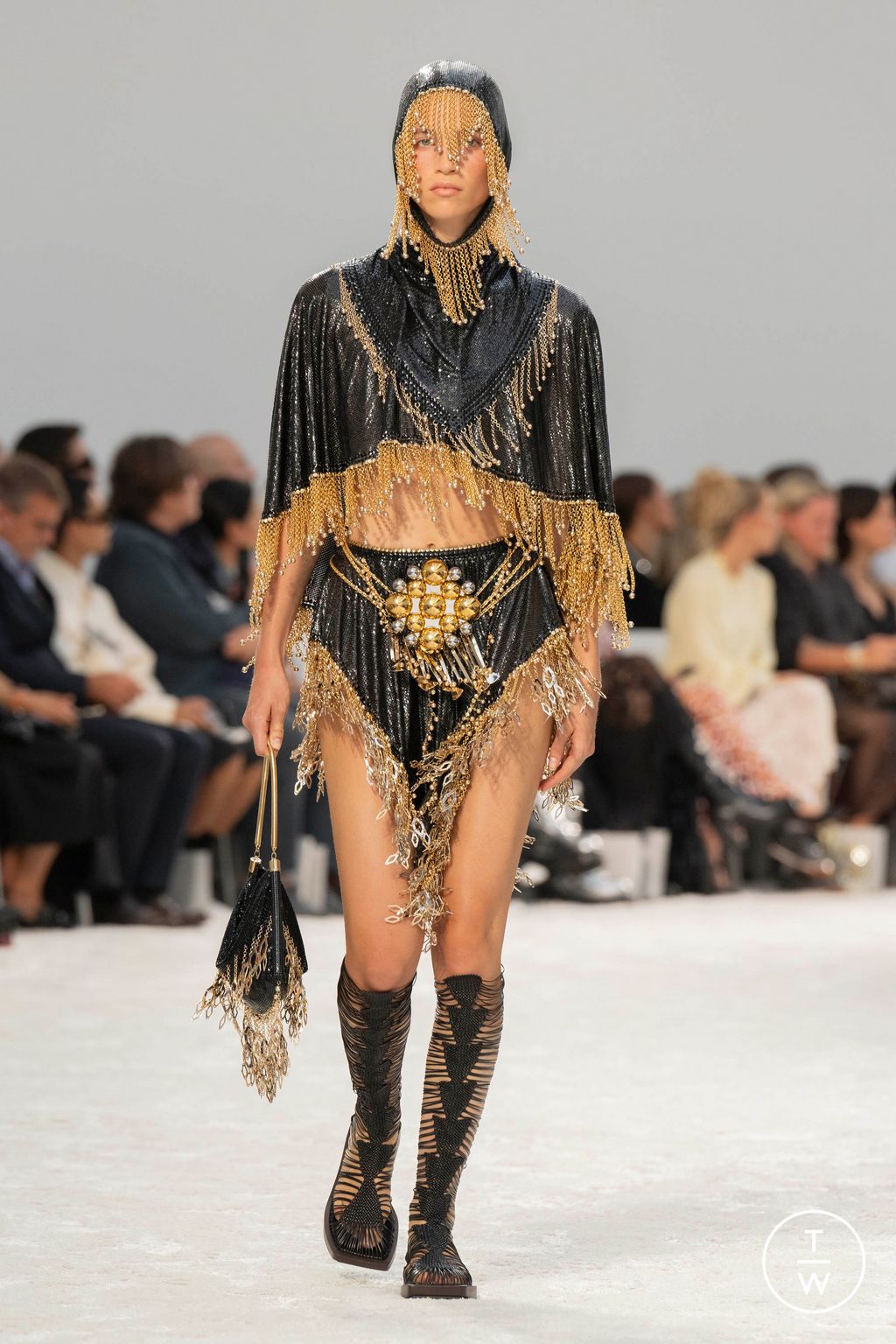 Fashion Week Paris Spring/Summer 2024 look 3 from the Rabanne collection womenswear