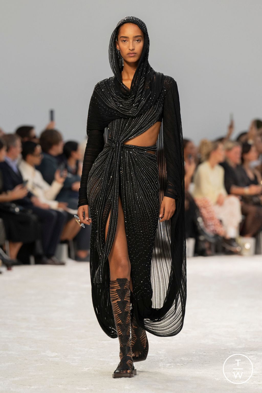 Fashion Week Paris Spring/Summer 2024 look 5 de la collection Rabanne womenswear