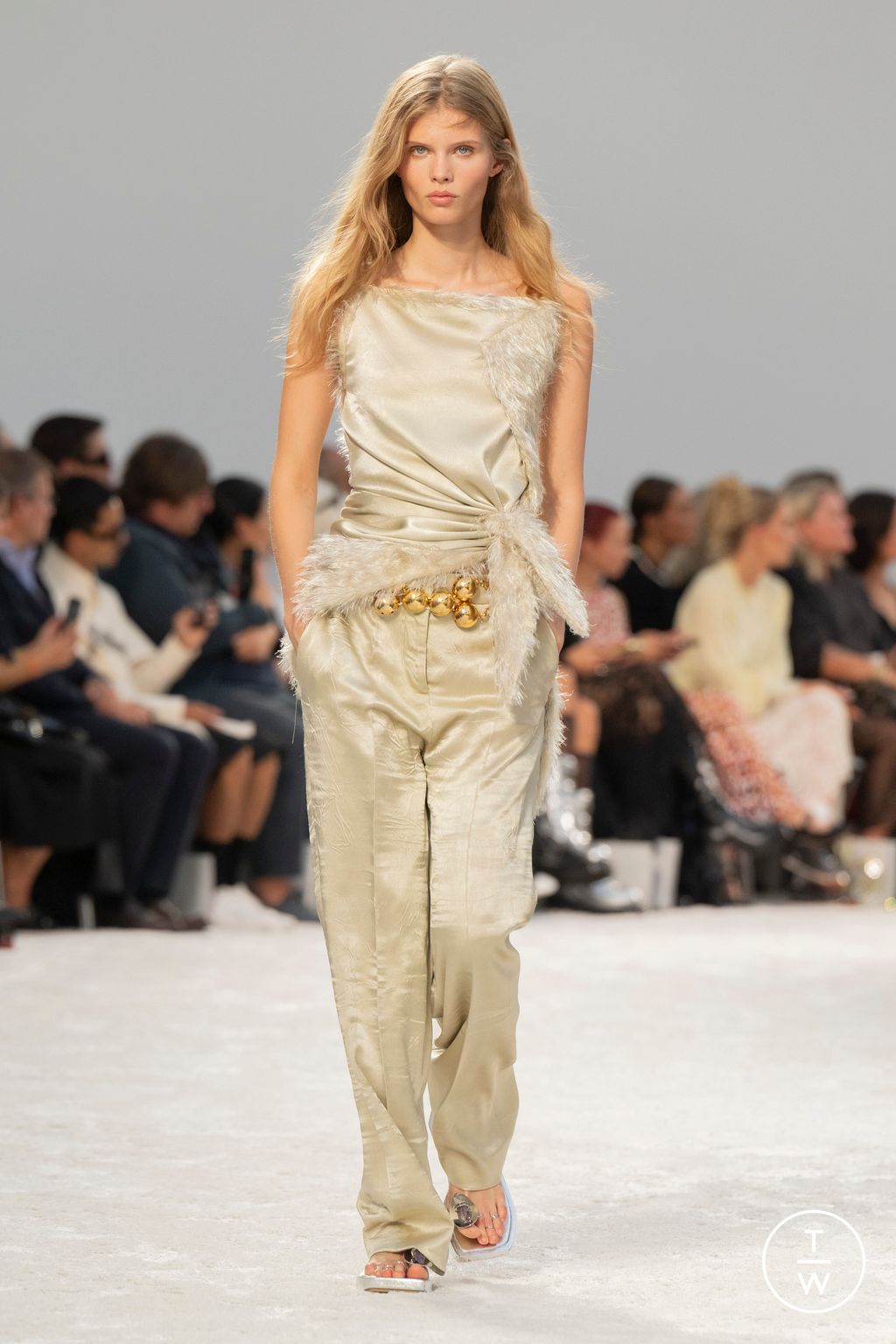 Fashion Week Paris Spring/Summer 2024 look 10 from the Rabanne collection womenswear