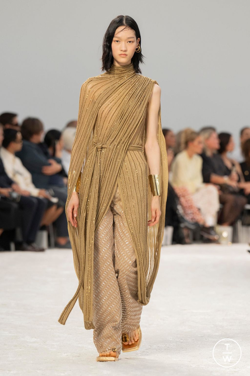 Fashion Week Paris Spring/Summer 2024 look 11 de la collection Rabanne womenswear