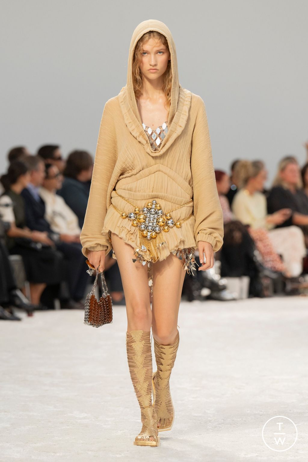 Fashion Week Paris Spring/Summer 2024 look 13 from the Rabanne collection womenswear