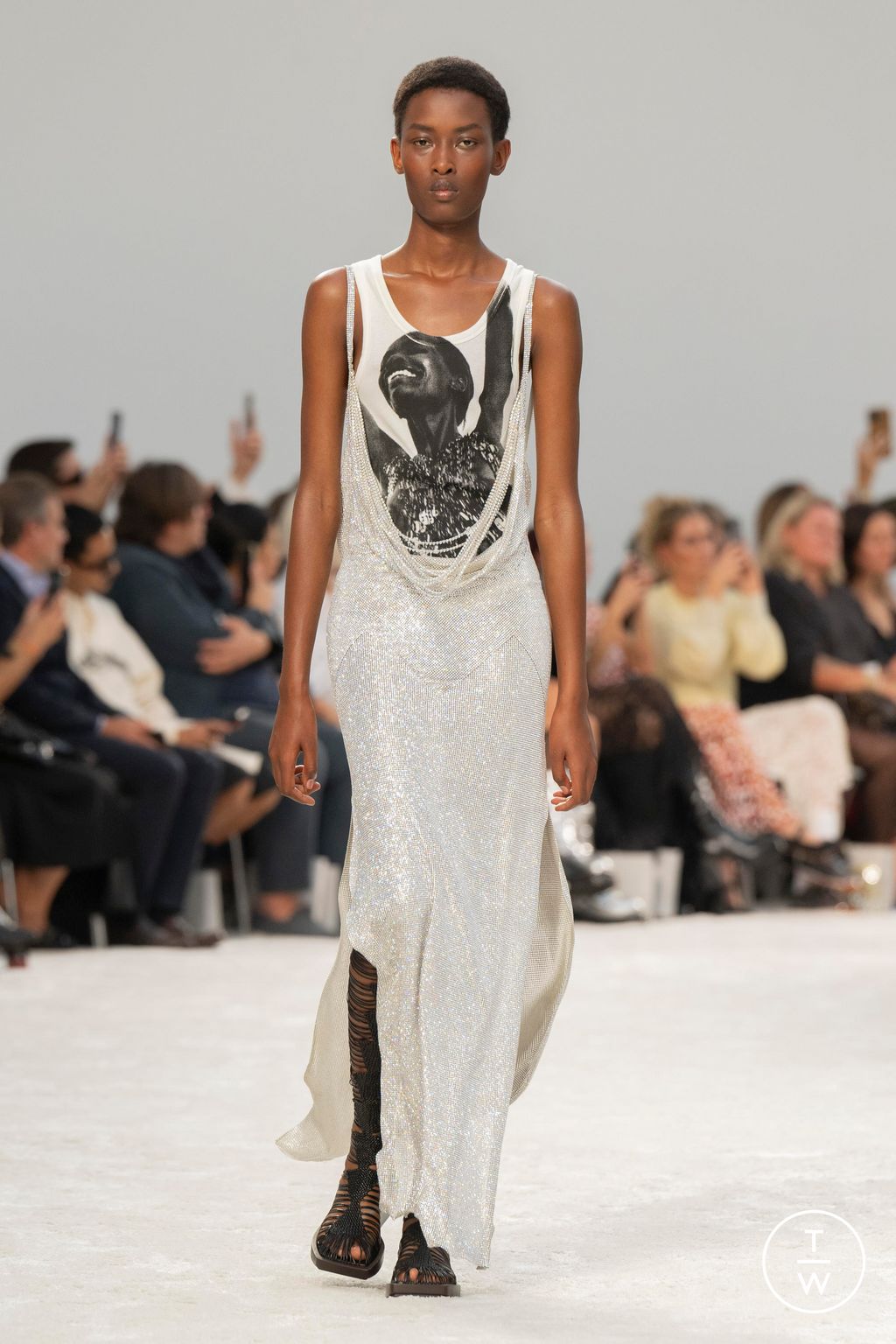 Fashion Week Paris Spring/Summer 2024 look 19 de la collection Rabanne womenswear