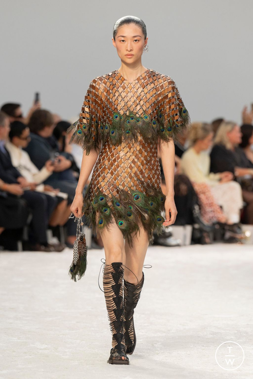 Fashion Week Paris Spring/Summer 2024 look 25 de la collection Rabanne womenswear
