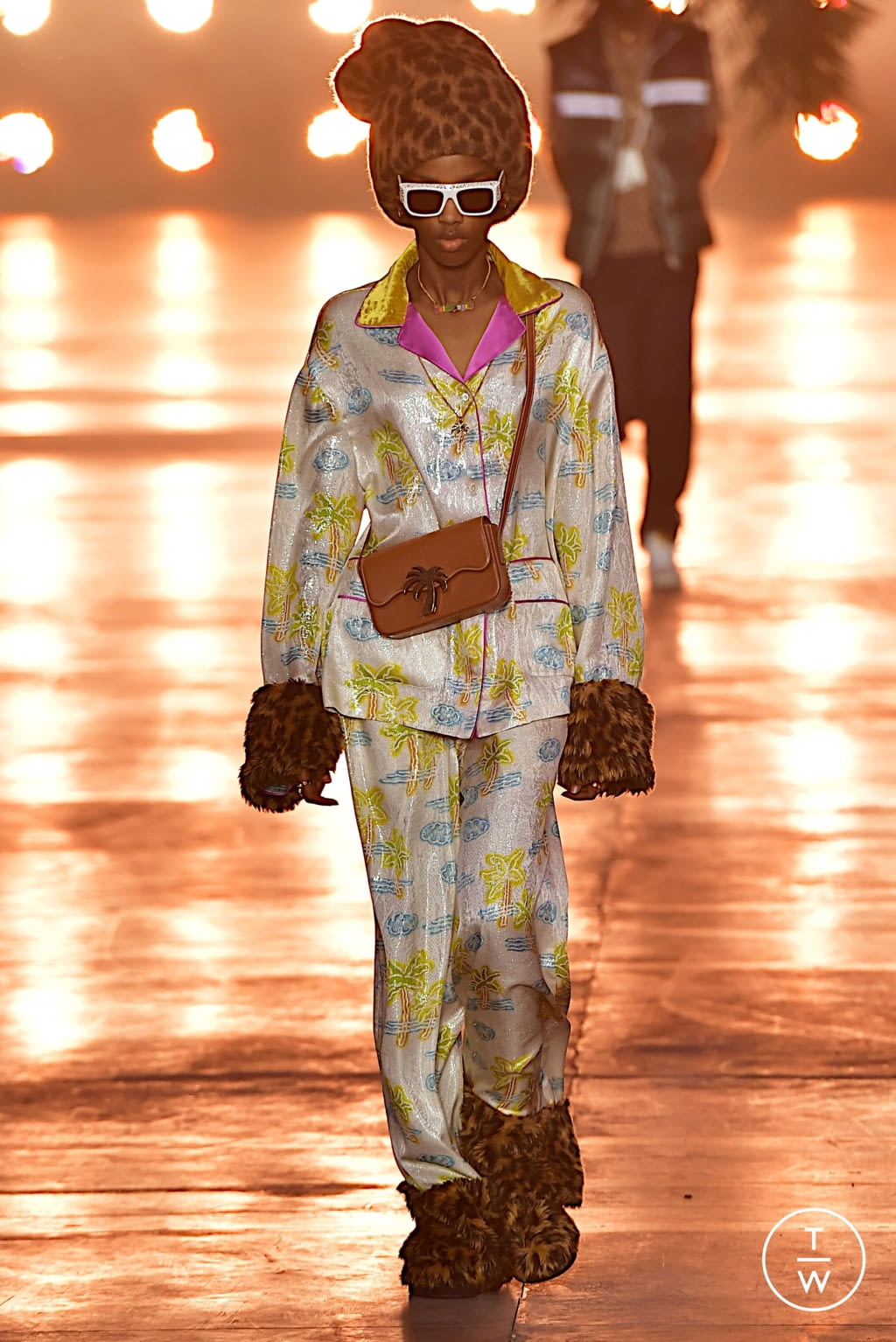 Fashion Week Milan Fall/Winter 2022 look 4 de la collection Palm Angels womenswear