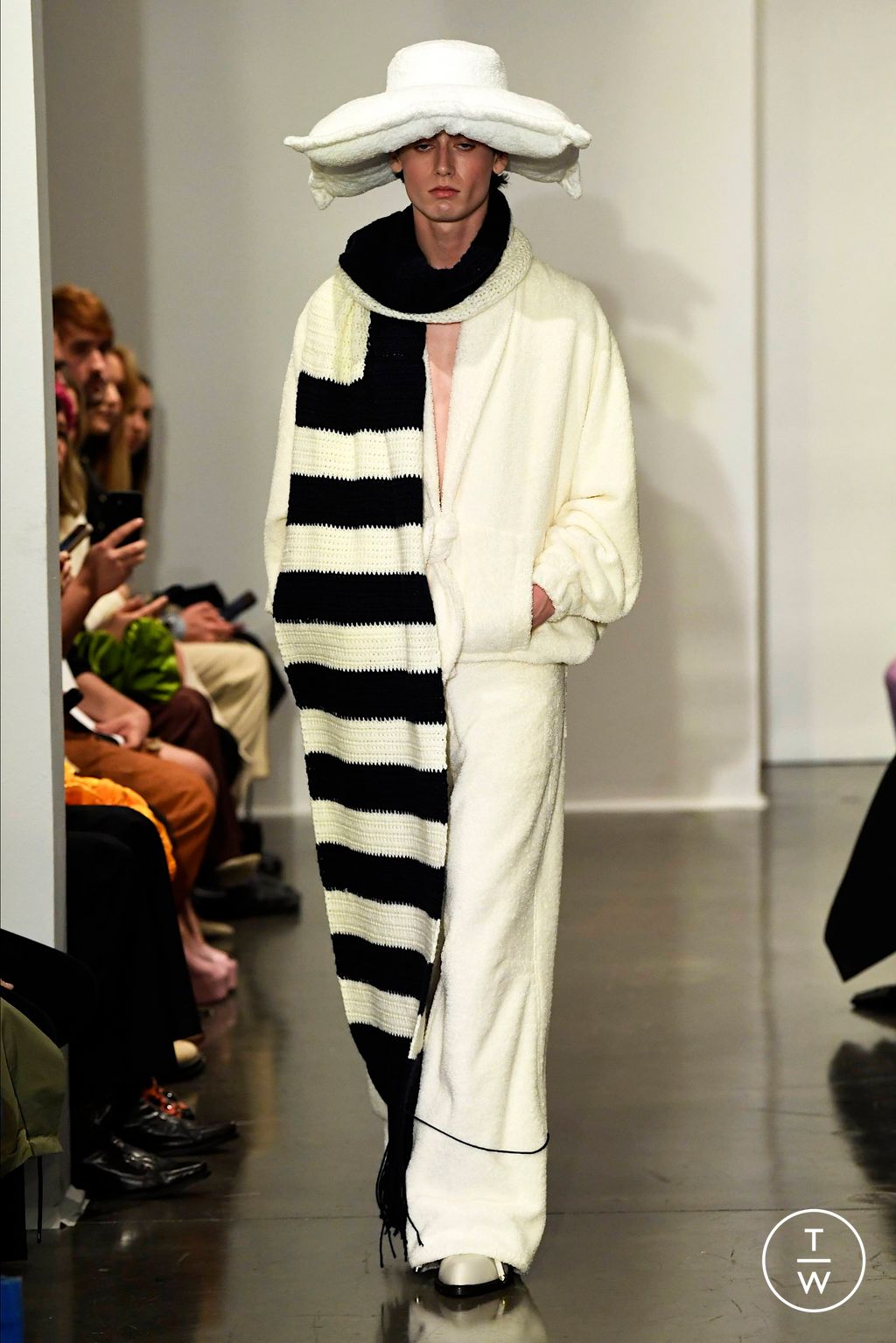 Fashion Week New York Fall/Winter 2023 look 2 from the Palomo Spain collection womenswear