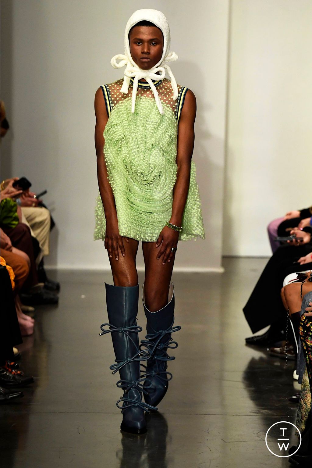 Fashion Week New York Fall/Winter 2023 look 16 de la collection Palomo Spain womenswear