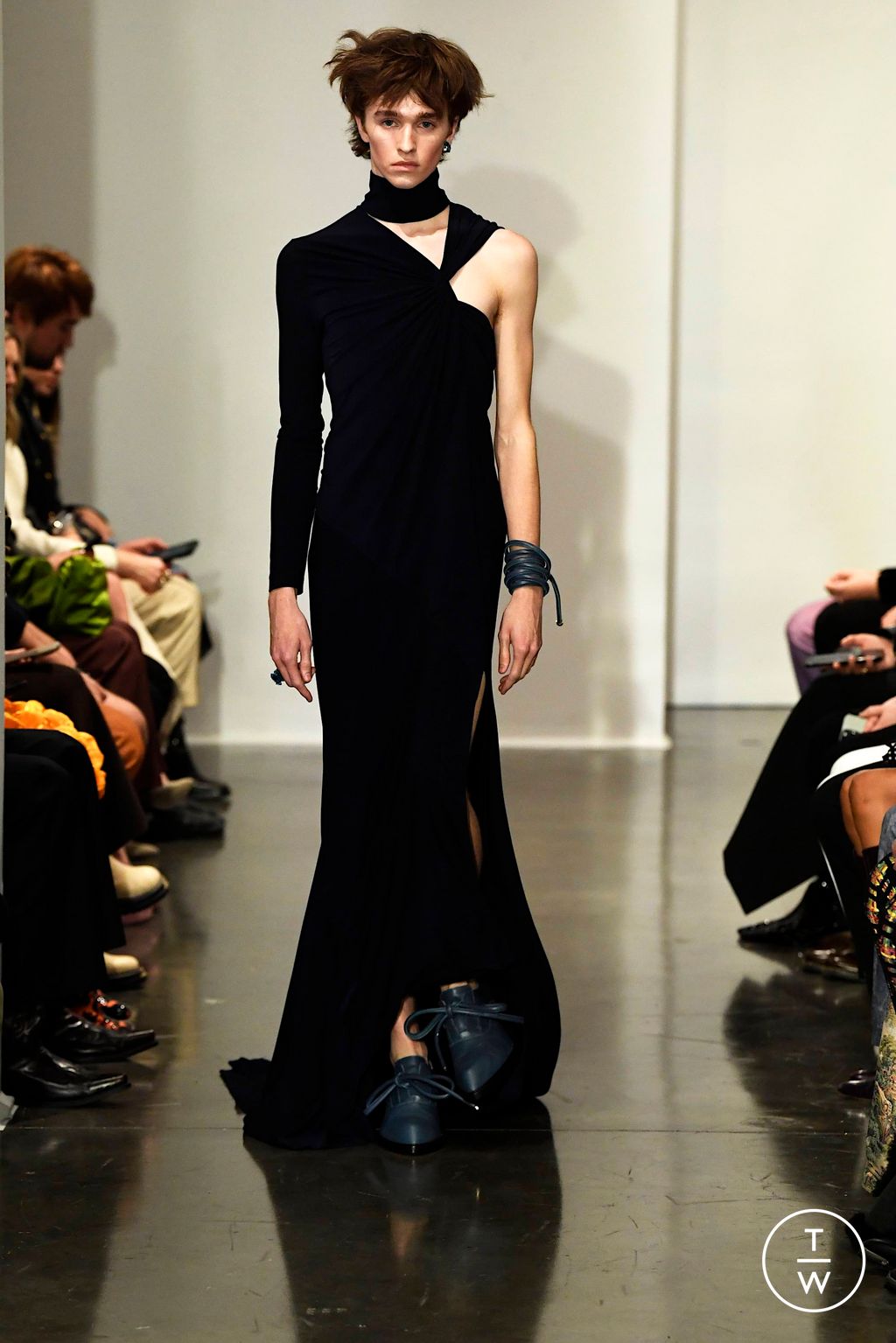 Fashion Week New York Fall/Winter 2023 look 37 from the Palomo Spain collection 女装