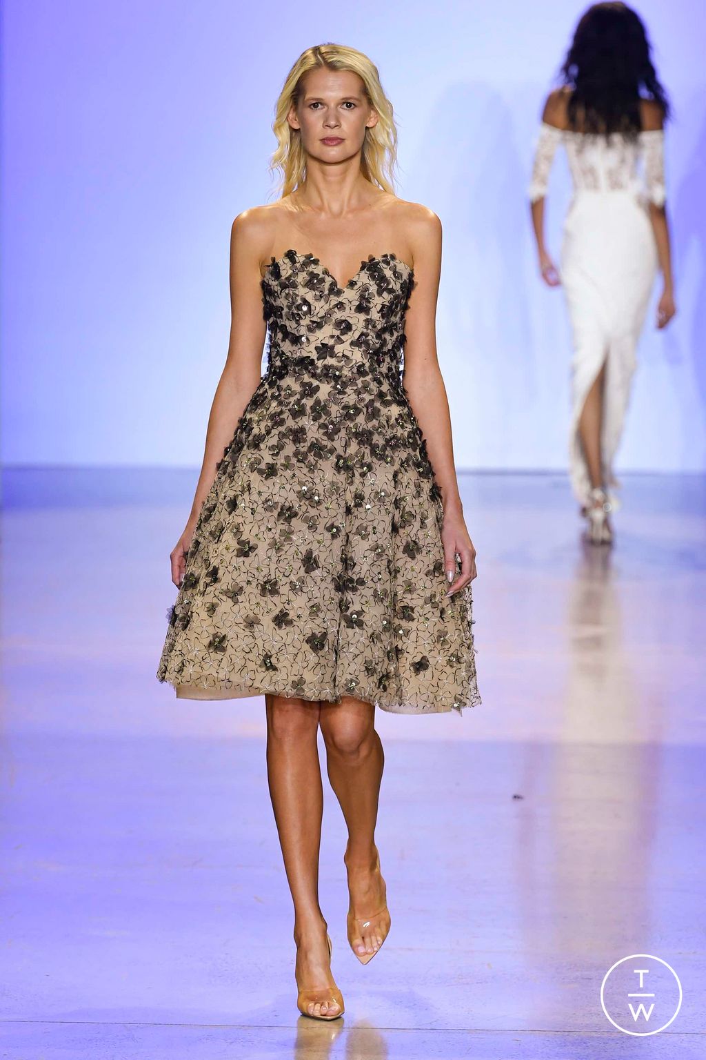 Fashion Week New York Fall/Winter 2023 look 24 de la collection Pamella Roland womenswear