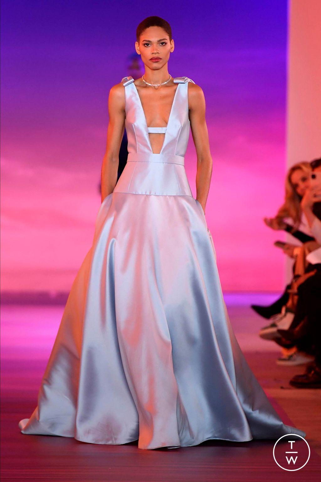 Fashion Week New York Fall/Winter 2024 look 16 de la collection Pamella Roland womenswear