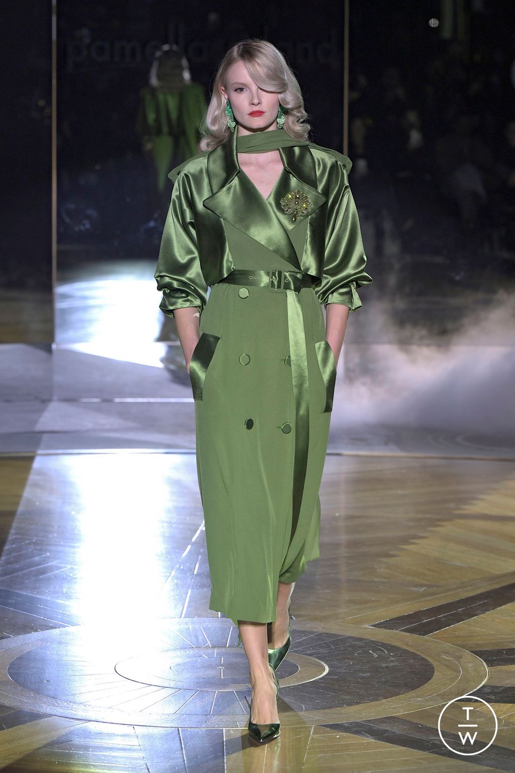 Fashion Week New York Fall/Winter 2025 look 1 de la collection Pamella Roland womenswear