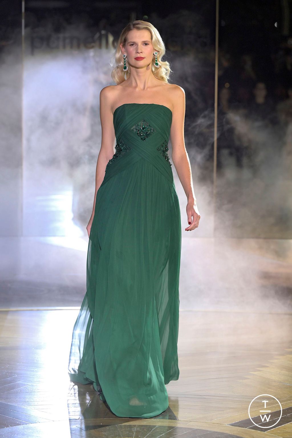 Fashion Week New York Fall/Winter 2025 look 17 from the Pamella Roland collection womenswear