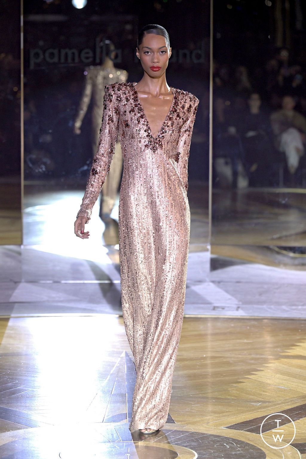 Fashion Week New York Fall/Winter 2025 look 18 from the Pamella Roland collection 女装