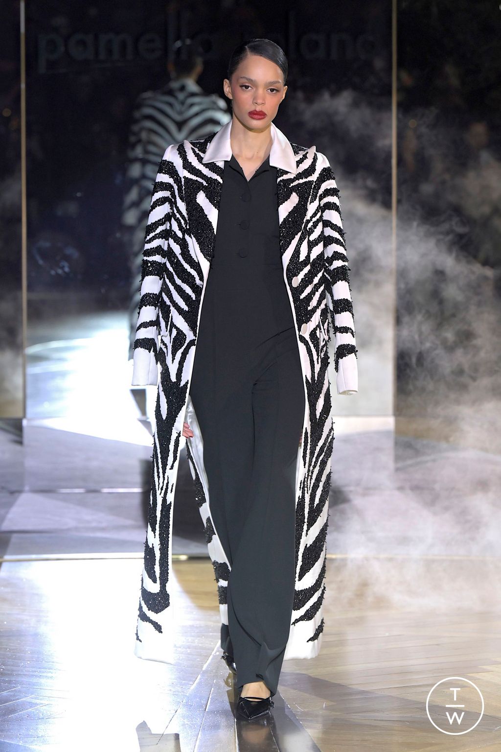Fashion Week New York Fall/Winter 2025 look 27 from the Pamella Roland collection womenswear