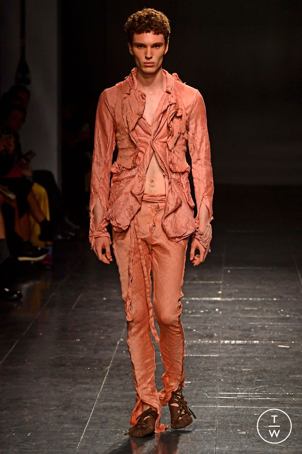Fashion Week London Spring/Summer 2024 look 2 from the Paolo Carzana collection menswear