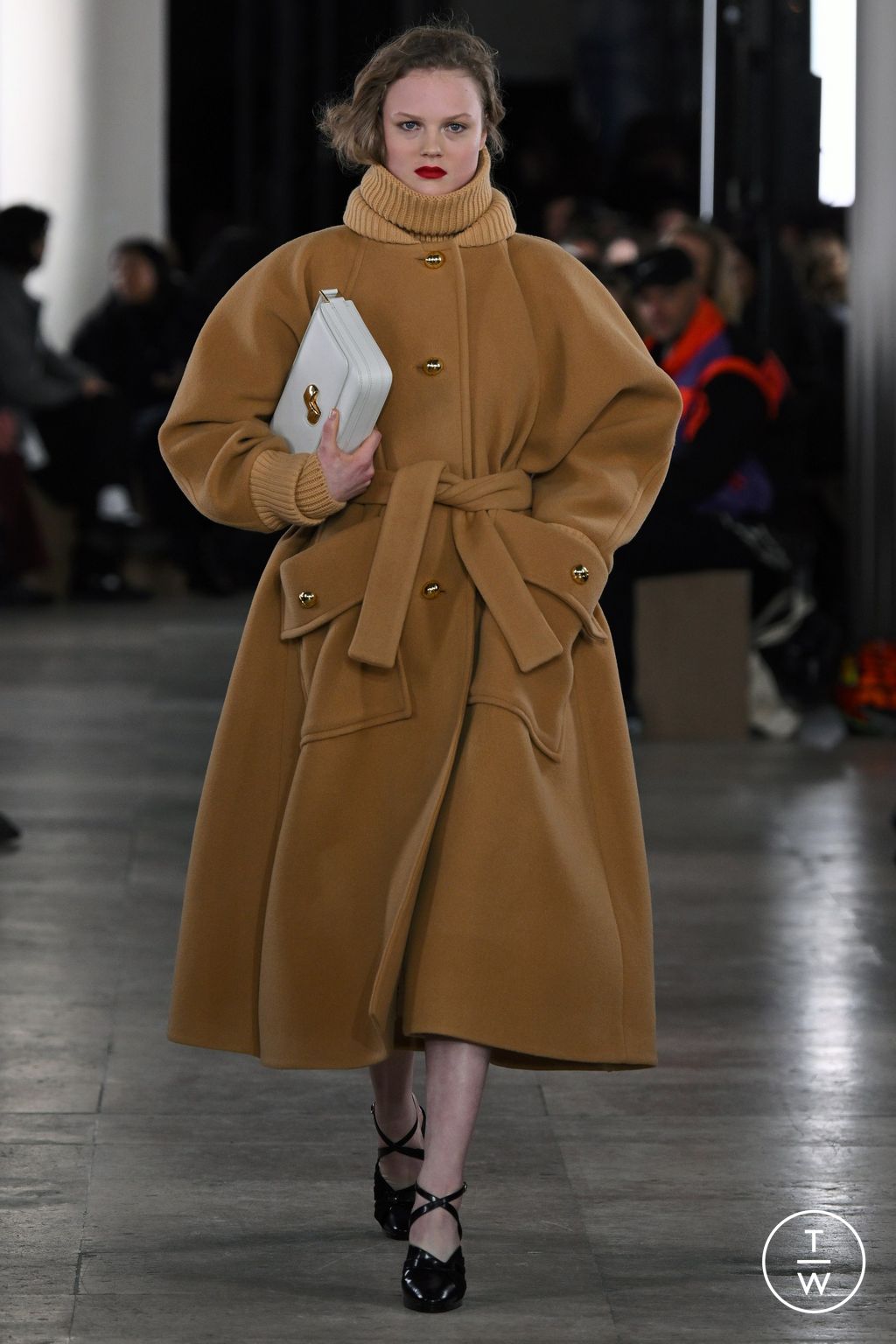Fashion Week Paris Fall/Winter 2024 look 1 from the Patou collection 女装