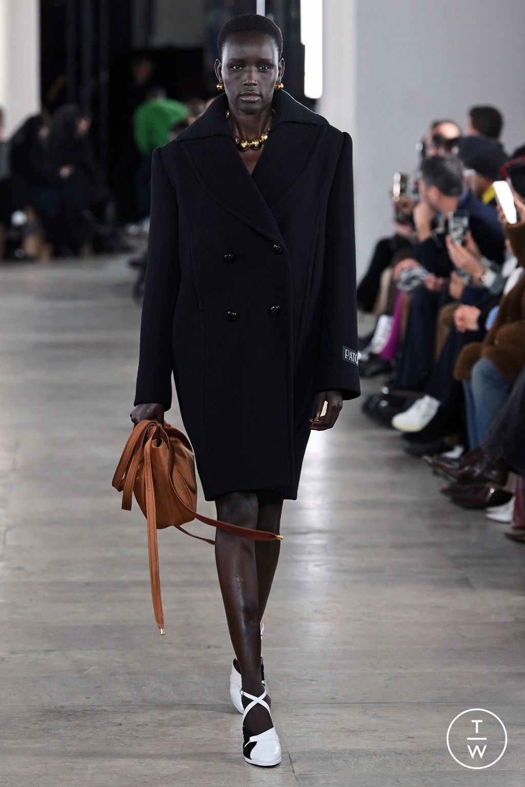 Fashion Week Paris Fall/Winter 2024 look 2 from the Patou collection womenswear