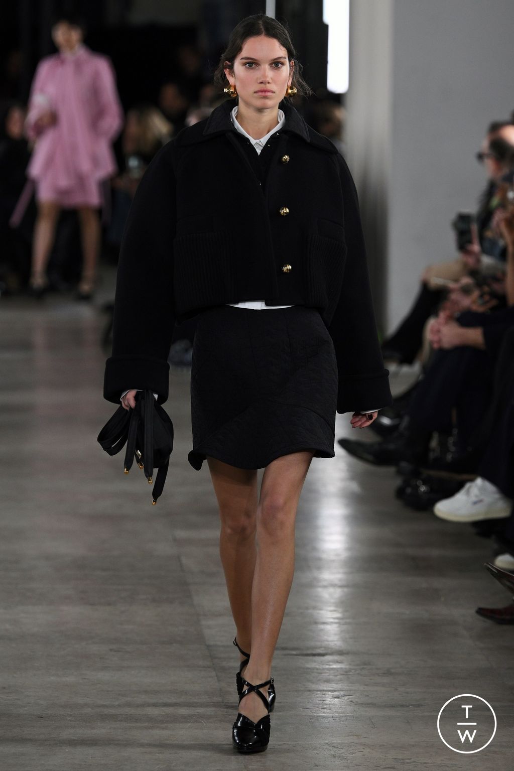 Fashion Week Paris Fall/Winter 2024 look 24 from the Patou collection womenswear
