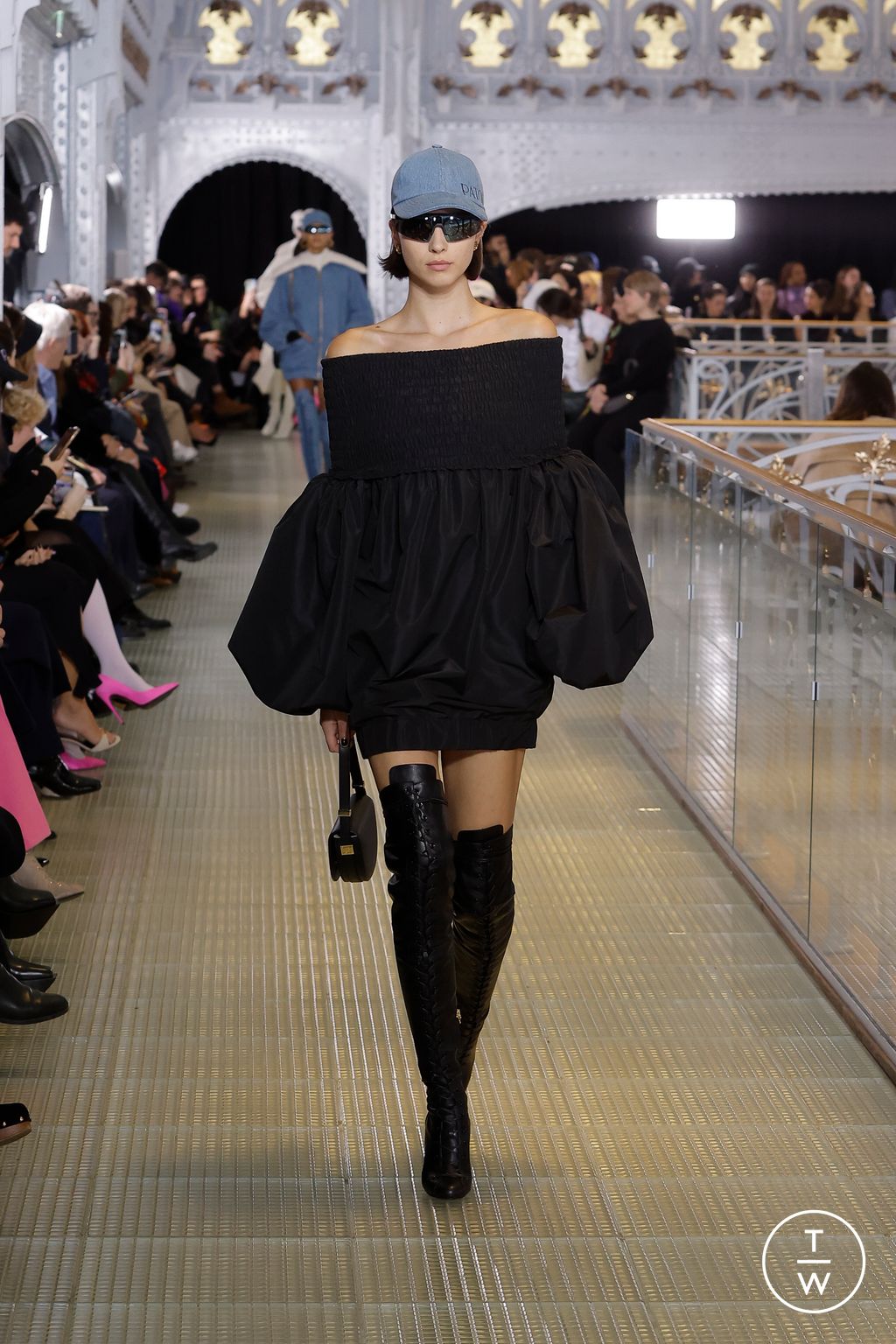 Fashion Week Paris Fall/Winter 2023 look 10 de la collection Patou womenswear