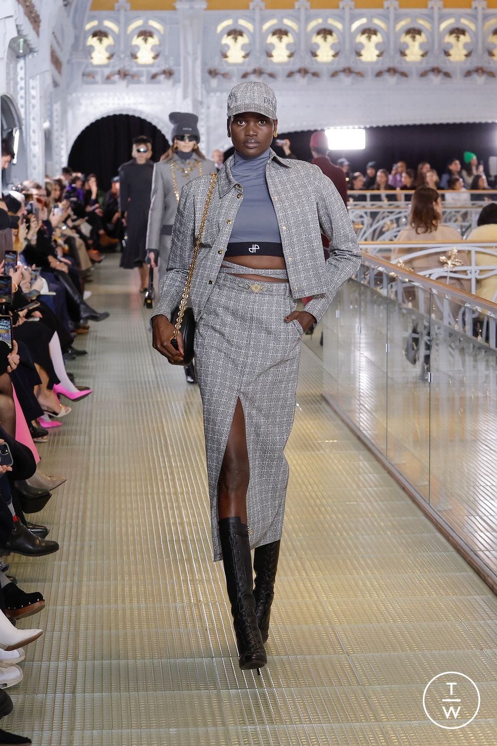 Fashion Week Paris Fall/Winter 2023 look 18 from the Patou collection 女装