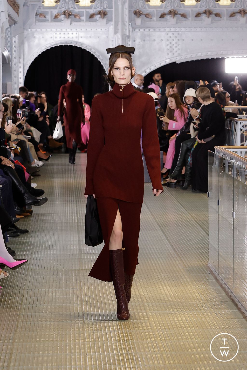 Fashion Week Paris Fall/Winter 2023 look 23 from the Patou collection womenswear