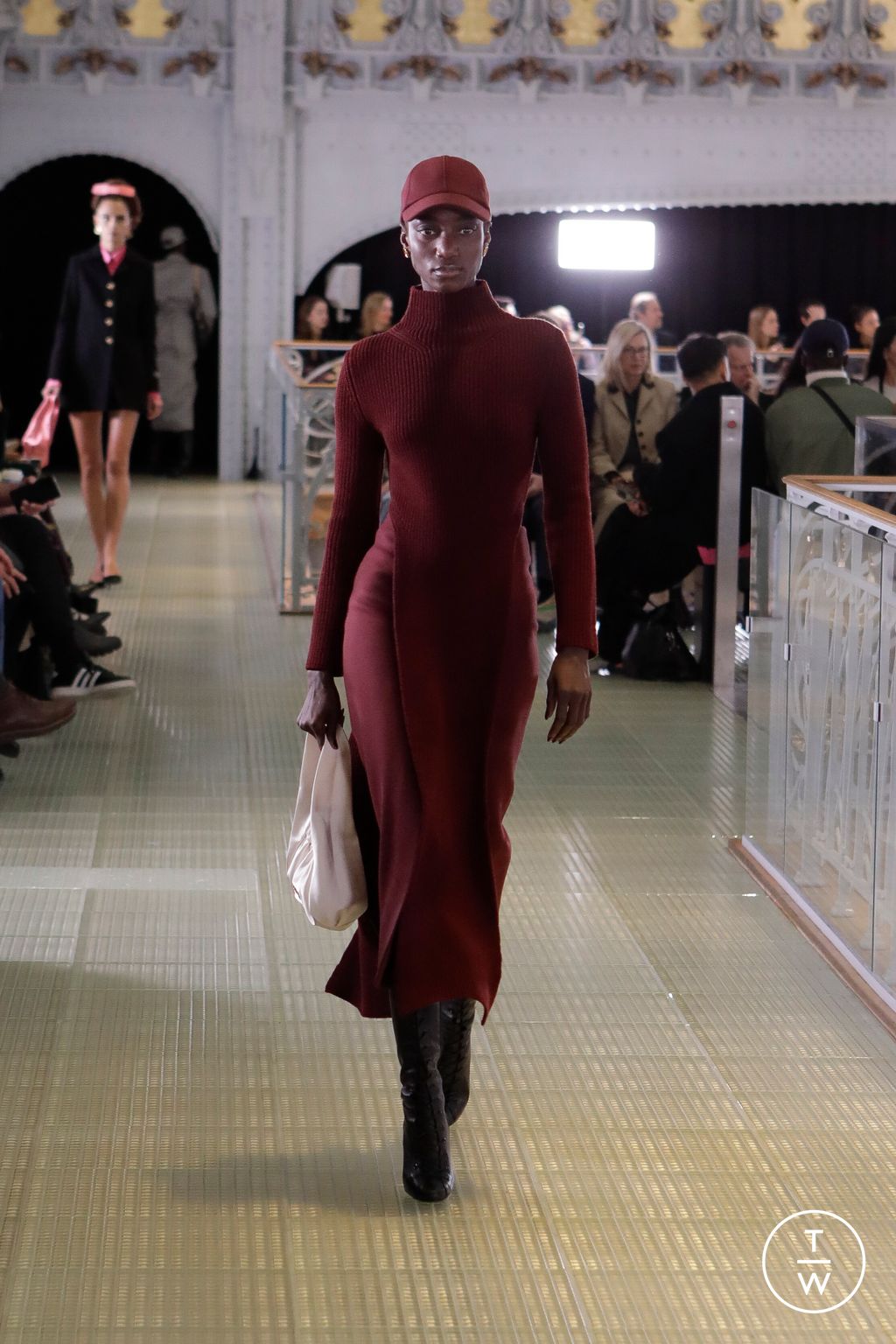 Fashion Week Paris Fall/Winter 2023 look 24 from the Patou collection womenswear