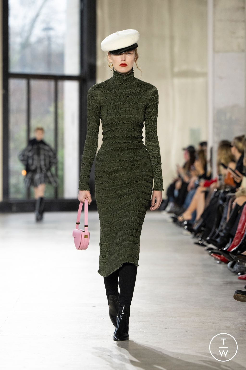 Fashion Week Paris Fall/Winter 2026 look 25 from the Patou collection womenswear