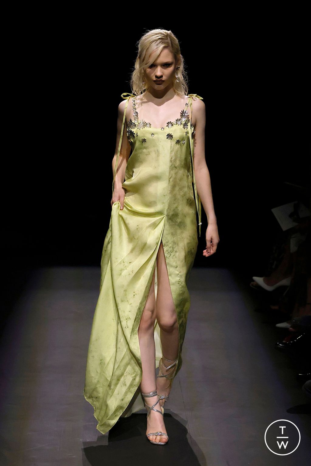 Fashion Week London Spring/Summer 2025 look 20 from the Patrick Mcdowell collection womenswear