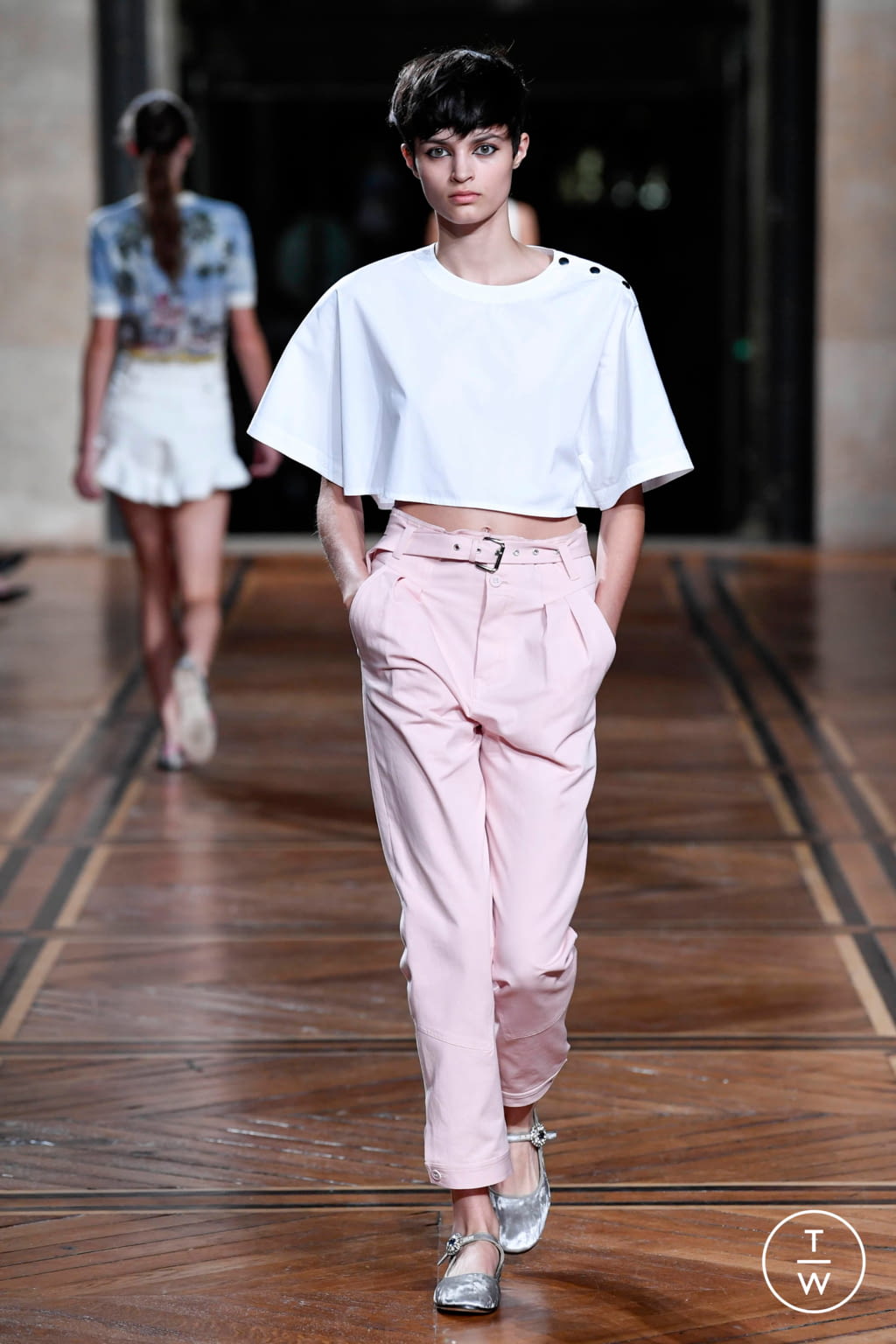 Fashion Week Paris Spring/Summer 2018 look 3 from the Paul & Joe collection womenswear