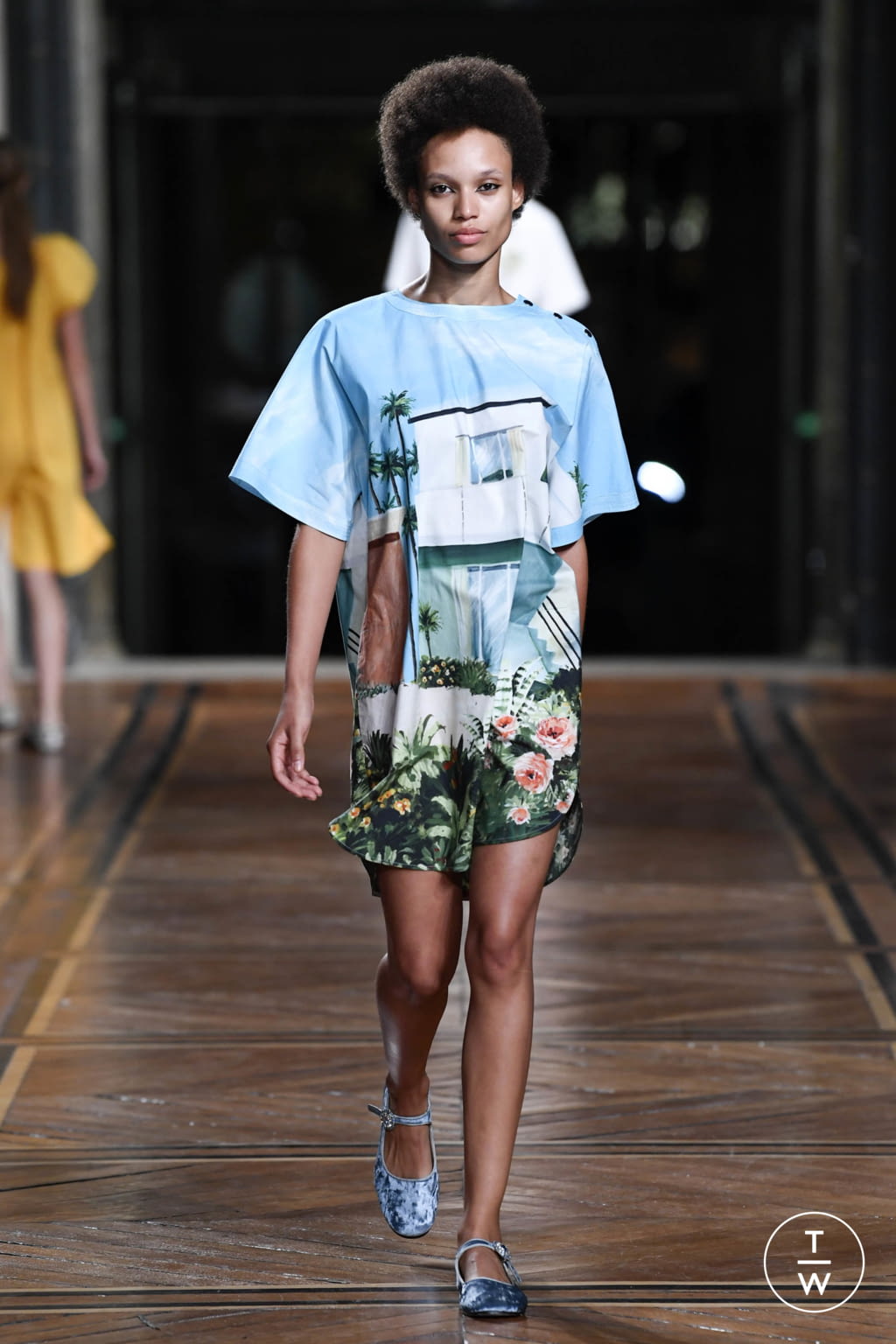 Fashion Week Paris Spring/Summer 2018 look 7 from the Paul & Joe collection 女装