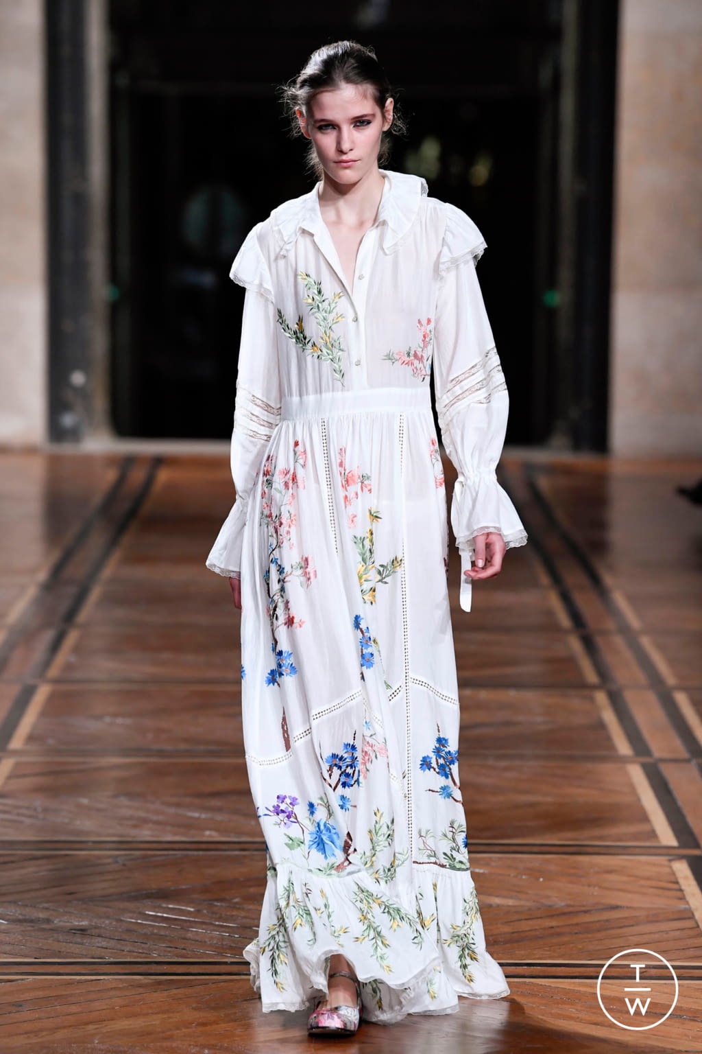 Fashion Week Paris Spring/Summer 2018 look 17 from the Paul & Joe collection womenswear