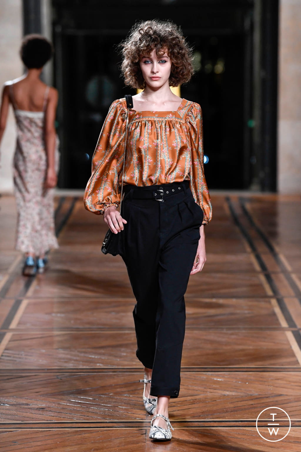 Fashion Week Paris Spring/Summer 2018 look 37 from the Paul & Joe collection 女装