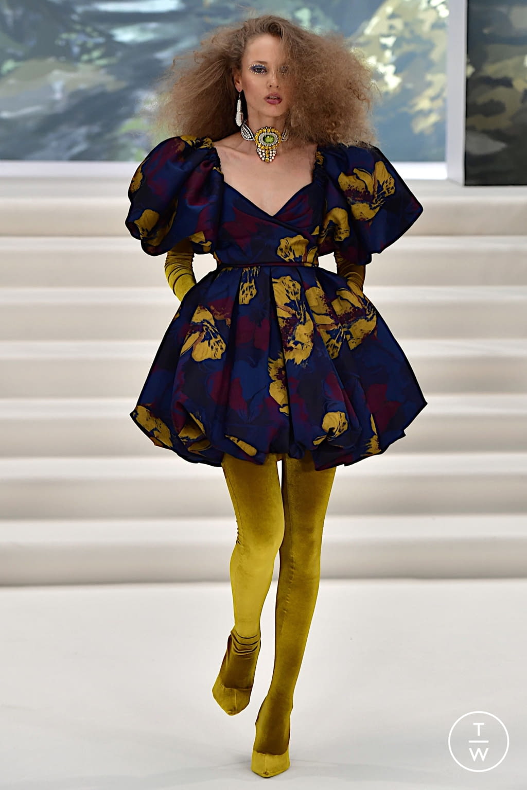 Fashion Week London Fall/Winter 2022 look 16 from the Paul Costelloe collection womenswear