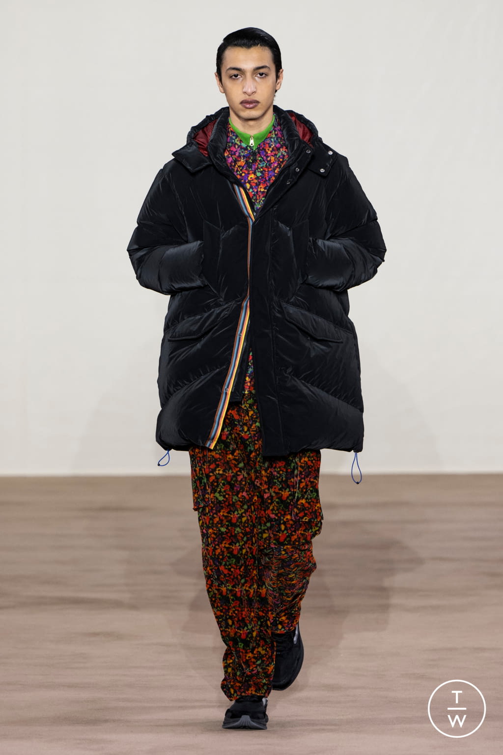 Fashion Week Paris Fall/Winter 2022 look 13 from the Paul Smith collection menswear