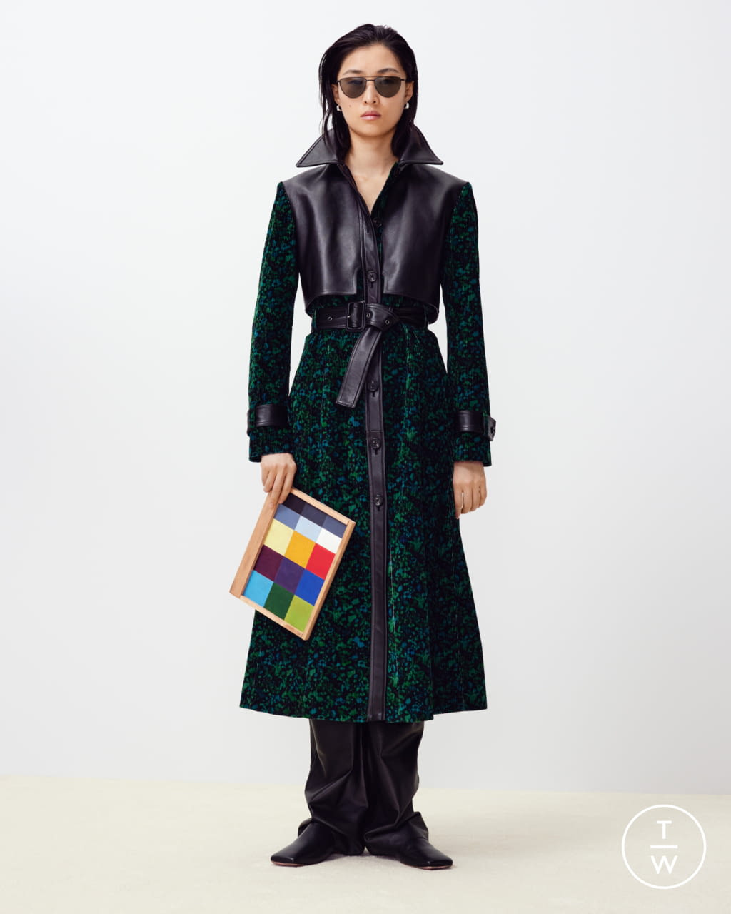 Fashion Week Paris Fall/Winter 2022 look 17 from the Paul Smith collection womenswear