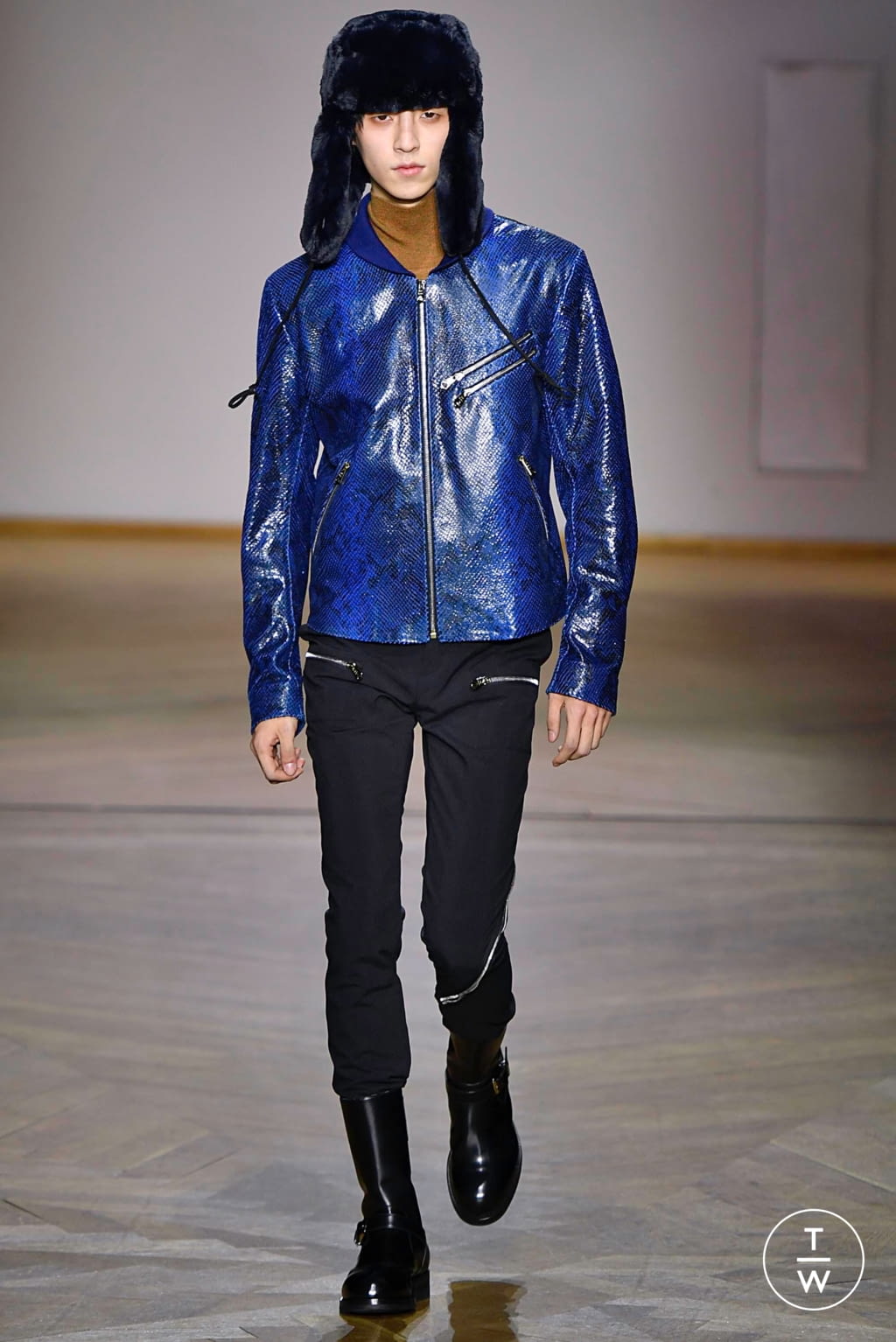 Fashion Week Paris Fall/Winter 2019 look 6 from the Paul Smith collection 男装