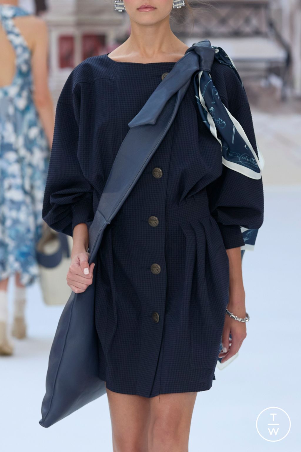 Fashion Week London Spring/Summer 2024 look 10 from the Paul Costelloe collection 女装配饰