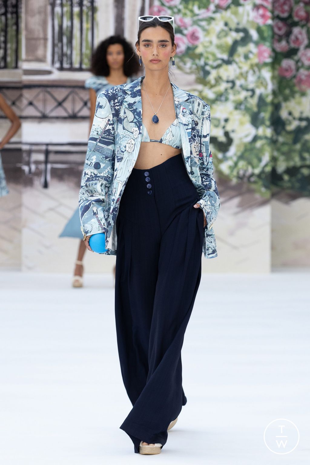 Fashion Week London Spring/Summer 2024 look 7 de la collection Paul Costelloe womenswear