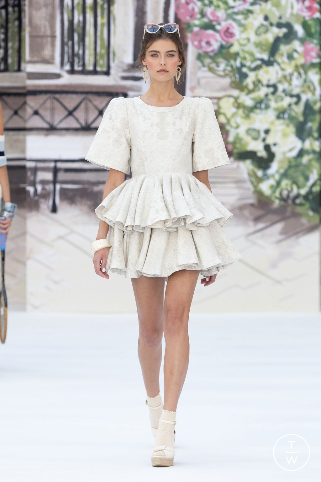Fashion Week London Spring/Summer 2024 look 15 from the Paul Costelloe collection womenswear