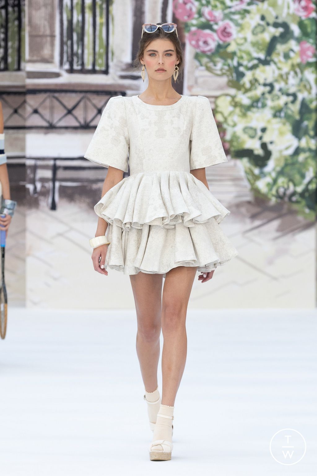 Fashion Week London Spring/Summer 2024 look 15 de la collection Paul Costelloe womenswear