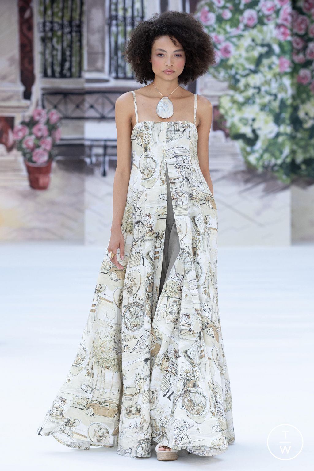 Fashion Week London Spring/Summer 2024 look 31 from the Paul Costelloe collection womenswear