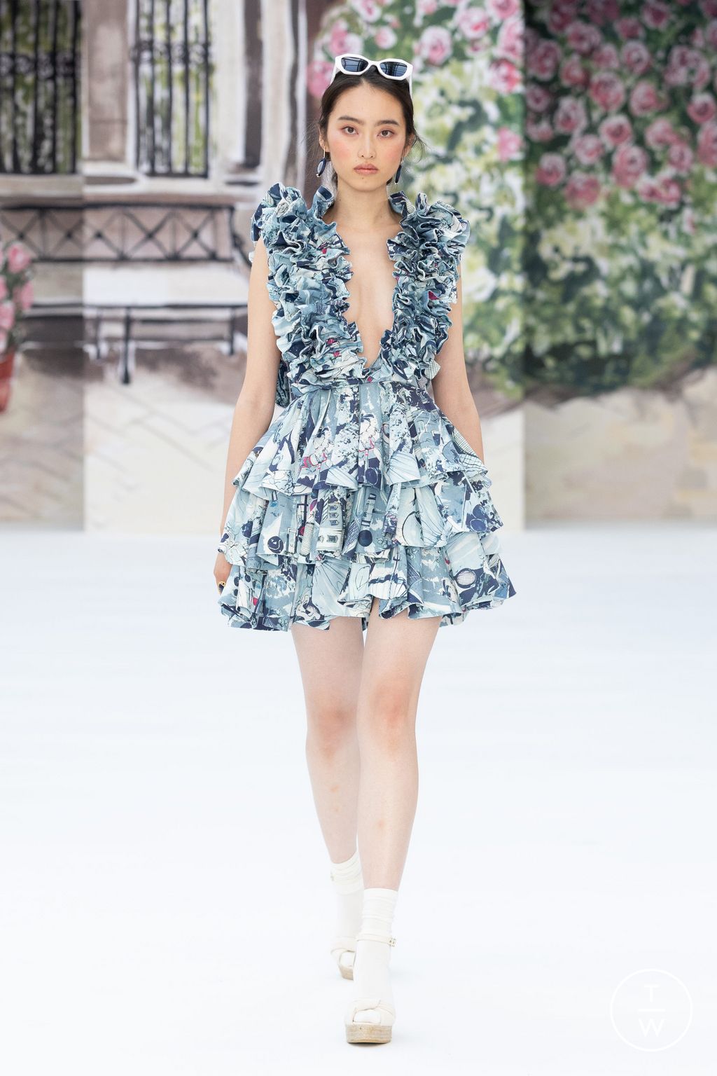 Fashion Week London Spring/Summer 2024 look 51 from the Paul Costelloe collection womenswear