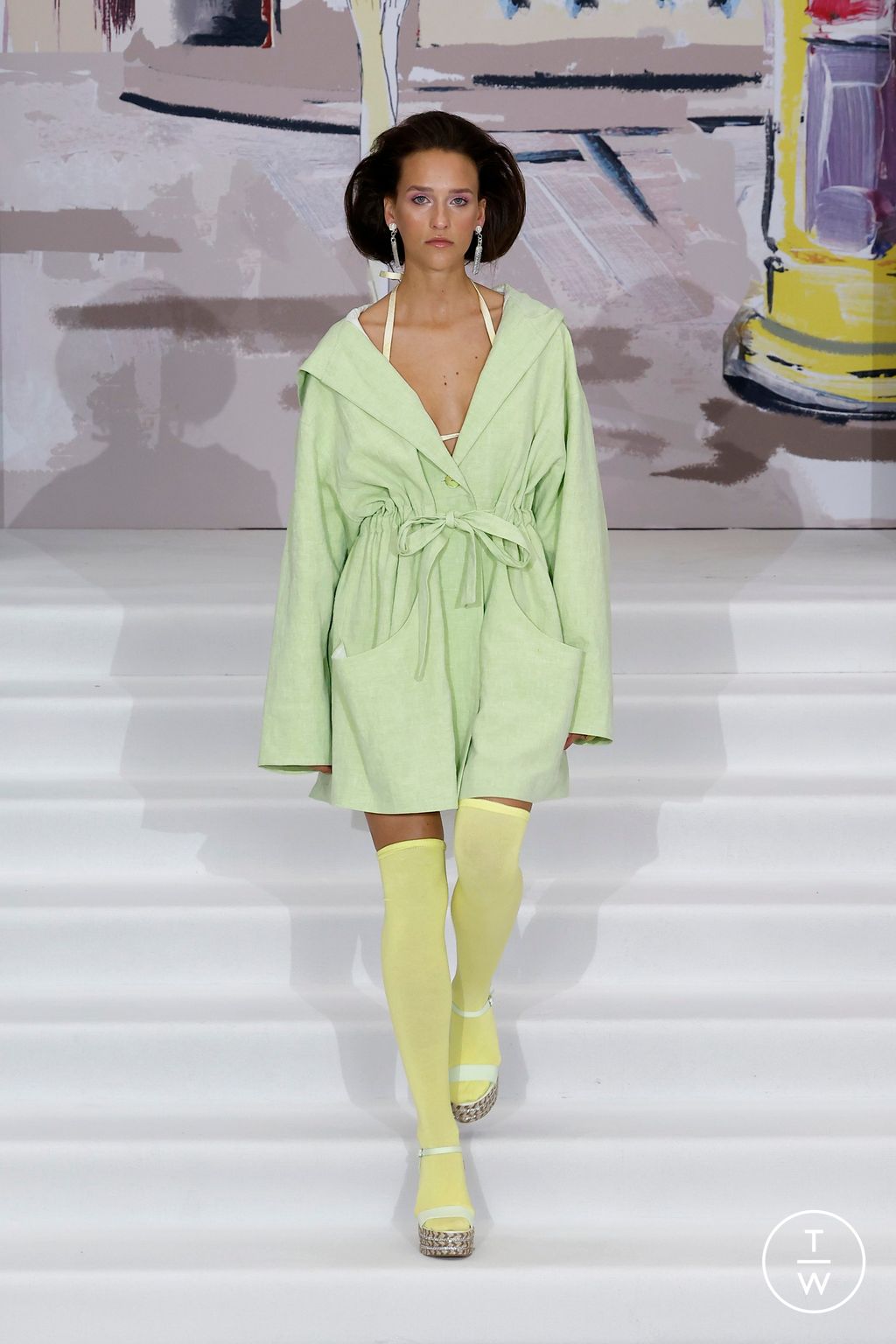 Fashion Week London Spring/Summer 2025 look 33 from the Paul Costelloe collection womenswear