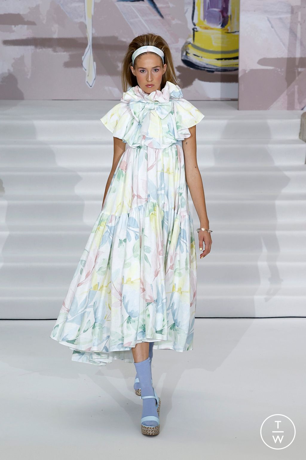 Fashion Week London Spring-Summer 2025 look 50 de la collection Paul Costelloe womenswear