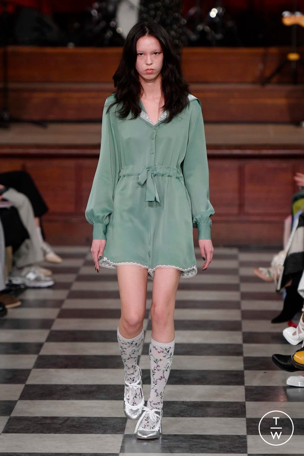 Fashion Week London Fall/Winter 2023 look 14 from the Paul & Joe collection 女装