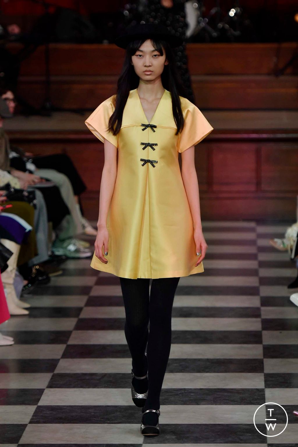 Fashion Week London Fall/Winter 2023 look 16 from the Paul & Joe collection womenswear