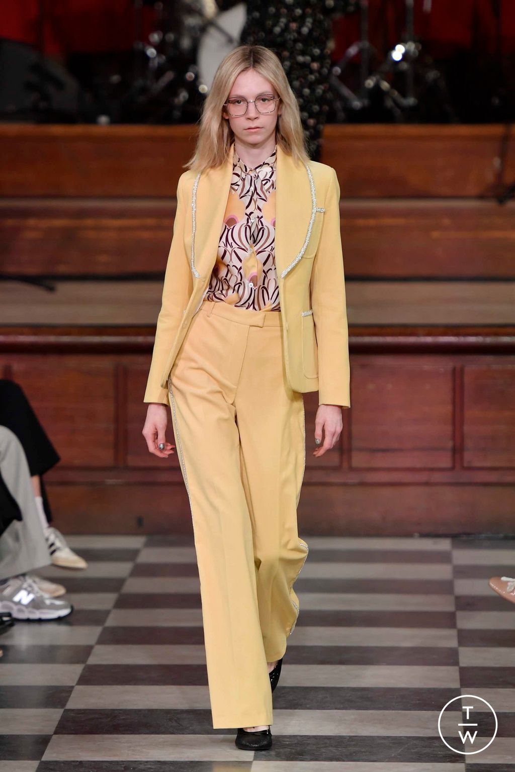 Fashion Week London Fall/Winter 2023 look 19 from the Paul & Joe collection 女装